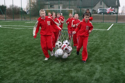 Granty na sportowe szkolenia i naukę pływania
