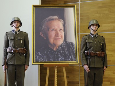 Zagłosuj na generał Zawacką