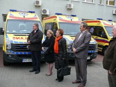 Uroczyste przekazanie karetek, Włocławek 15 października, fot. WSS Włocławek