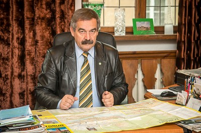 Henryk Miłoszewski w swoi biurze w Toruniu, fot. Szymon Zdziebło