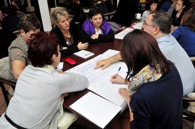 Jedno ze szkoleń poświęconych przeciwdziałaniu niepożądanym zachowaniom wśród młodzieży, fot. Witold Broda/freepress.pl