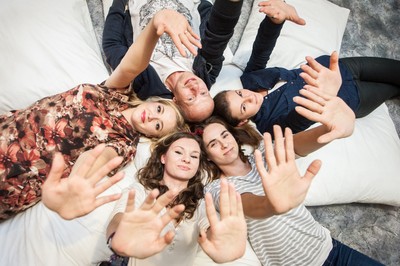 Nagrodzony zespół - pracownicy bydgoskiego oddziału Stowarzyszenia „Podaj Rękę” prowadzący Świetlicę „Polanka” w Schronisku dla Bezdomnych Kobiet i Matek z Dziećmi w Bydgoszczy, fot. Andrzej Goiński