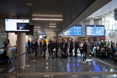 Podróżni na dworcu Bydgoszcz Główna, fot. Andrzej Goiński