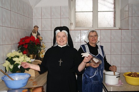 Siostra Honoraty Hyjek oraz Halina Śliż