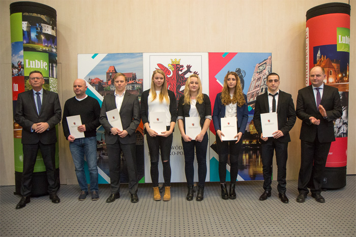 Eryk Apresyan podczas ceremonii wręczenia marszałkowskich stypendiów sportowych 2016, fot. Szymon Zdziebło/tarantoga.pl