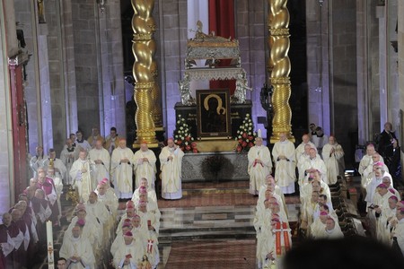Uroczysta msza święta z okazji 1050. rocznicy Chrztu Polski w katedrze gnieźnieńskiej, fot. J. Andrzejewski