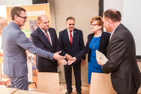 Uroczystość podpisania umów z lokalnymi grupami działania, fot. Andrzej Goiński