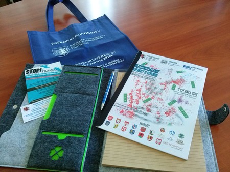 Powiatowa Konferencja Przeciwdziałanie przemocy w rodzinie – działania skoncentrowane na współpracy, Włocławek, 3 czerwca 2016 r. – materiały konferencyjne, fot. Biuro Wsparcia Rodziny i Przeciwdziałania Przemocy;