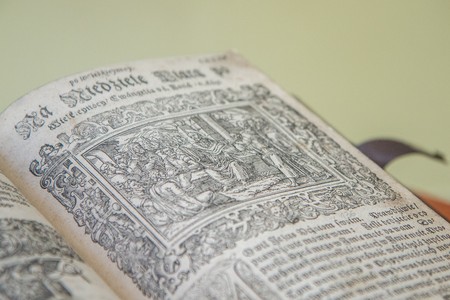 Ceremonia przekazania inkunabułu, fot. Szymon Zdziebło/tarantoga.pl