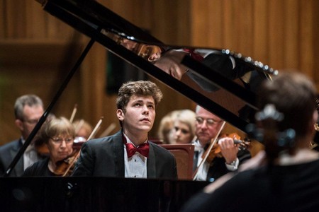 W trwającym sezonie w Filharmonii Pomorskiej wystąpił m.in. Szymon Nehring, finalista ubiegłorocznego Konkursu Chopinowskiego, fot. Tymon Markowski
