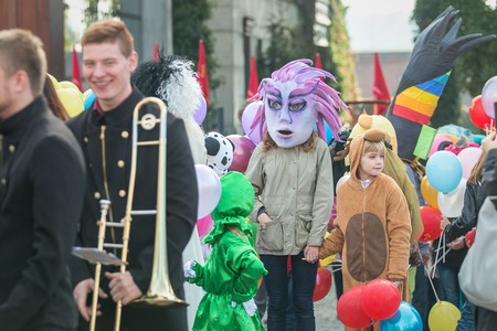 Tego lata w przestrzeni Torunia po raz kolejny będą prezentować się teatry uliczne, fot. Szymon Zdziebło/tarantoga.pl
