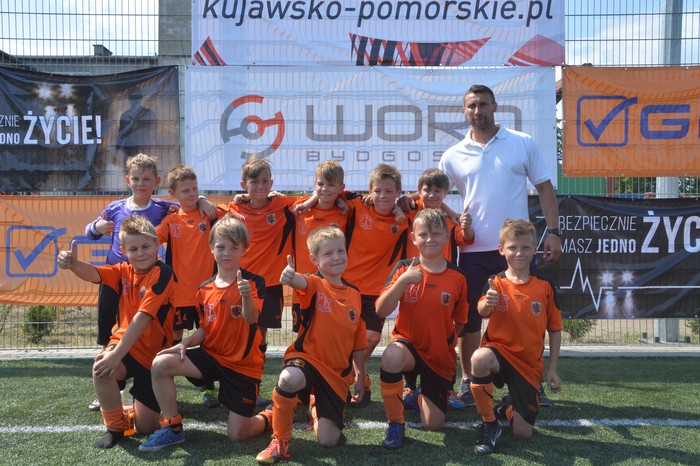 Drużyna Szkoły Podstawowa nr 1 w Aleksandrowie Kujawskim: Kacper Polanowski, Dominik Morawski, Adam Szymański, Adrian Skalski, Miłosz Obrębski, Jakub Korzeniewski, Marcin Kościelecki, Mateusz Stępowski, Dominik Wicher, Wojciech Sikorski, opiekun: Sławomir Wojciechowski.