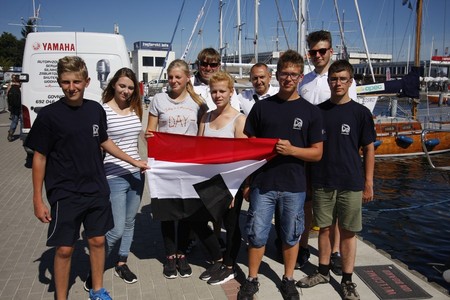 „Oceania” i jej załoga przy Nabrzeżu Kościuszki w Gdyni, fot. Alfred Rak