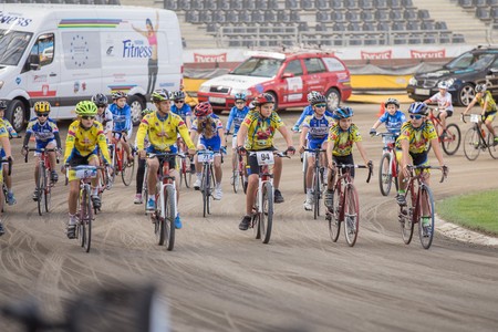 Prezentacja szkółek kolarskich na toruńskiej Motoarenie, fot. Szymon Zdziebło/Tarantoga.pl
