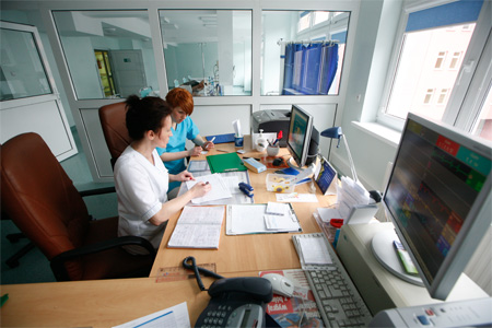 Szpital im. Popiełuszki, dyżurka pielęgniarek, fot. Andrzej Goiński dla UMWKP