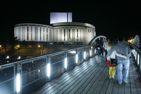 Opera Nova nocą, fot. Andrzej Goiński