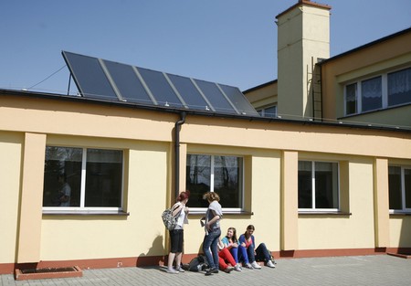 Wsparcie trafi między innymi na inwestycje z zakresu wytwarzania i dystrybucji energii pochodzącej ze źródeł odnawialnych, fot. Andrzej Goiński