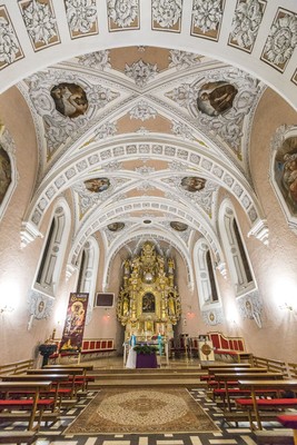 Wnętrze kościoła Wniebowzięcia NMP w Lipnie, fot. Szymon Zdziebło/Tarantoga.pl