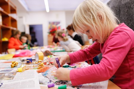 Zajęcia plastyczne w GiOPTD, fot. Mikołaj Kuras