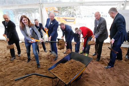 Uroczystość wbicia pierwszej łopaty na budowie nowego Wojewódzkiego Szpitala Zespolonego, fot. Mikołaj Kuras