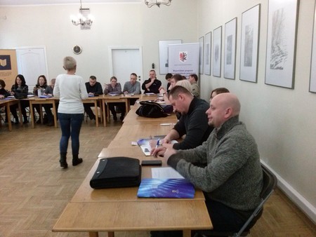 Uczestnicy szkolenia Rola funkcjonariuszy Policji w przeciwdziałaniu przemocy w rodzinie w środowisku lokalnym, Bydgoszcz, 20.02.2016 r., fot. Biuro Wsparcia Rodziny i Przeciwdziałania Przemocy