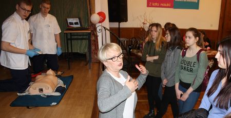 Pokazy udzielania pierwszej pomocy