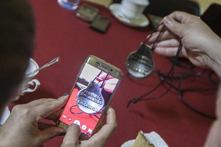 Medal w kształcie muszli św. Jakuba, który można otrzymać podczas Festiwalu św. Jakuba w Ciechocinie, fot. Andrzej Goiński