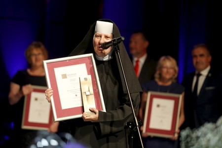Nagroda Marszałka 2016 dla Zgromadzenia Sióstr Albertynek z Bydgoszczy, fot. Mikołaj Kuras