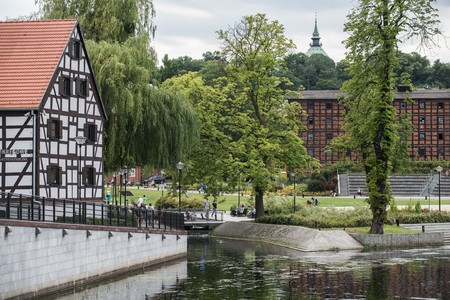 Wyspa Młyńska w Bydgoszczy - przykład harmonijnej przestrzeni publicznej, fot. Tymon Markowski dla UMWKP
