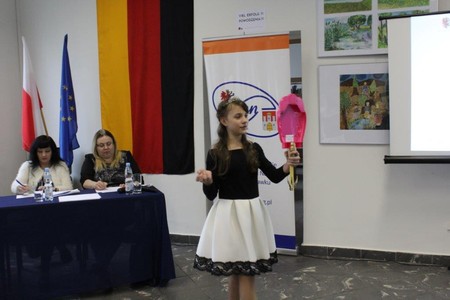 Oliwia Budzyńska - zwyciężczyni w kategorii recytacja