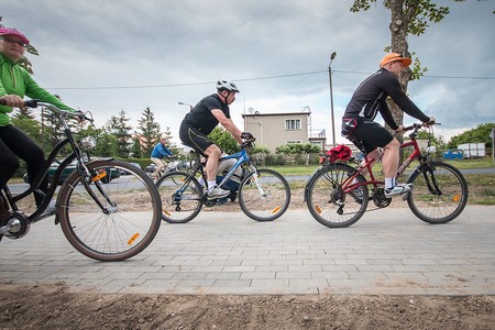 Ścieżki rowerowe, które powstaną w ramach RPO mają zachęcić zmotoryzowanych do przesiadki na rower, fot. Szymon Zdziebło/Tarantoga.pl