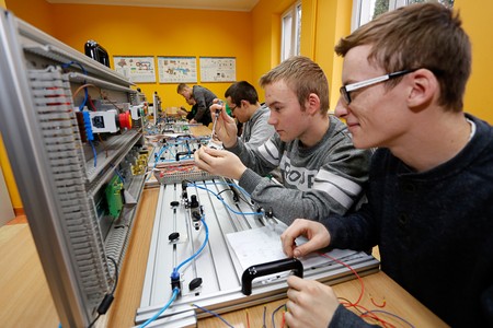 Wsparcie trafi między innymi na rozwój oferty edukacyjnej szkół zawodowych, fot Jacek Smarz