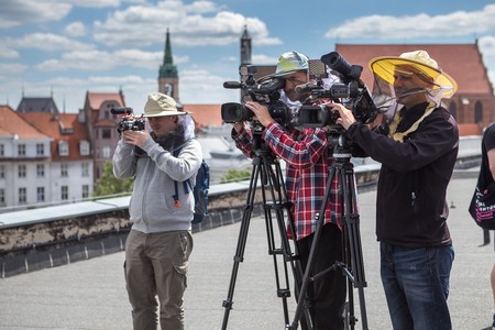 Miodobranie na dachu Urzędu Marszałkowskiego , fot. Tymon Markowski dla UMWKP