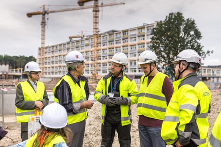 Zwiedzanie budowy Wojewódzkiego Szpitala na Bielanach w Toruniu - fot. Szymon Zdziebło / www.tarantoga.pl