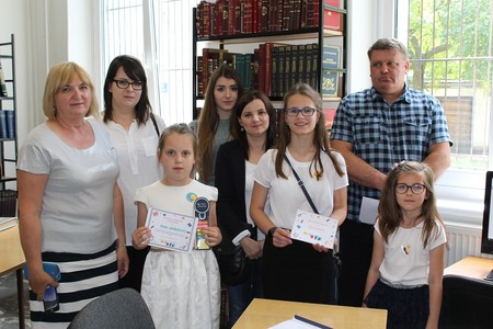 Pamiątkowe zdjęcie laureatów konkursu