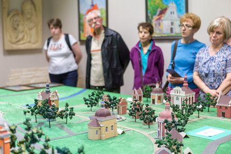 Mieszkańcy Tucholi zwiedzają Inowrocław i Kalwarię Pakoską - fot. Szymon Zdziebło