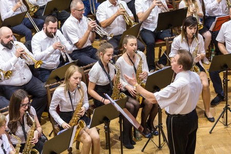 Koncert jubileuszowy Orkiestry Dętej WOAK-u, fot. Szymon Zdziebło/tarantoga.pl