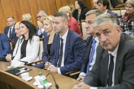 Uroczyste wręczenie umów w ramach Regionalnego Programu Operacyjnego w Urzędzie Marszałkowskim, fot. Andrzej Goiński