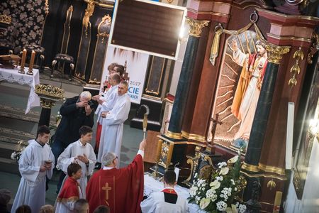 W tym roku dofinansowanie trafiło na prace konserwatorskie przy mensie i predelli lewego ołtarza bocznego Najświętszego Serca Pana Jezusa, fot. Tymon Markowski