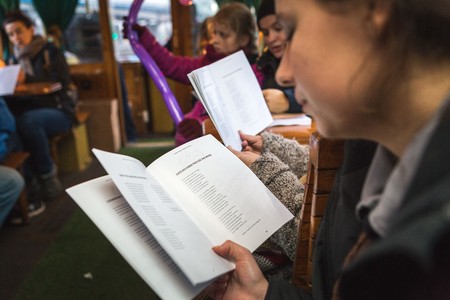 W Toruniu wspólne śpiewanie odbędzie się między innymi w zabytkowym tramwaju, który pojawi się na ulicach miasta, fot. Szymon Zdziebło/Tarantoga.pl