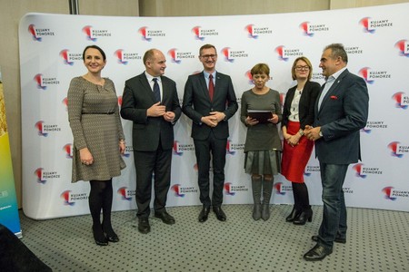 Uroczystość wręczenia umów na budowę i przebudowę targowisk, fot. Szymon Zdziebło/Tarantoga.pl