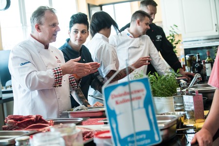 Jedno ze szkoleń dla kucharzy z restauracji i lokali zrzeszonych w sieci regionalnej Dziedzictwo Kulinarne Kujawy i Pomorze, fot. Tymon Markowski