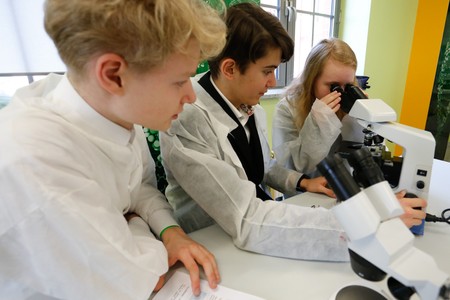 Ubiegłoroczni stypendyści programu „Prymus Pomorza i Kujaw” Fot. Mikołaj Kuras