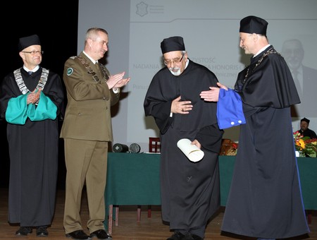 Ceremonia nadania prof. Bogusławowi Buszewskiemu honorowego doktoratu WAT, fot. Grzegorz Rosiński, Sebastian Jurek/WAT