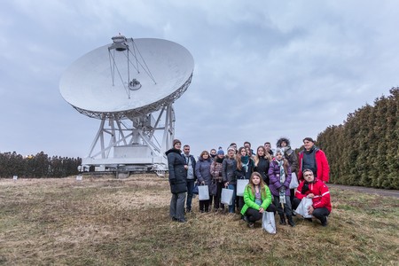 Uczestnicy zimowiska w obserwatorium astronomicznym w Piwnicach, fot. Szymon Zdziebło/tarantoga.pl