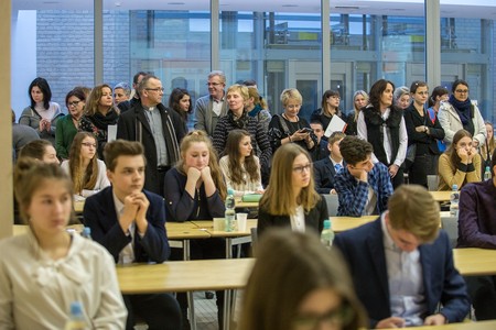 Finał Konkursu Wiedzy o Wielkich Polakach w Urzędzie Marszałkowskim, fot. Szymon Zdziebło/Tarantoga.pl