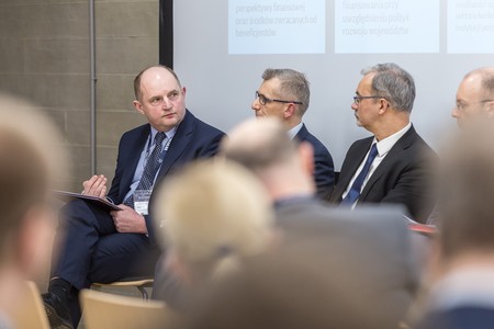 Panel na temat instrumentów finansowych w kreowaniu rozwoju regionów, fot. Szymon Zdziebło/tarntoga.pl