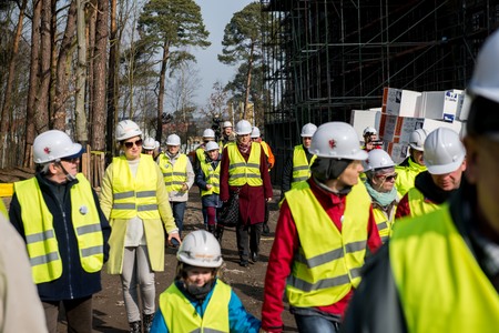 Niedzielne zwiedzanie budowy szpitala, Fot. Łukasz Piecyk dla UMWKP