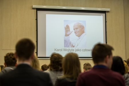 Prelekcja „Karol Wojtyła jako człowiek” w Urzędzie Marszałkowskim, fot. Szymon Zdziebło/Tarantoga.pl