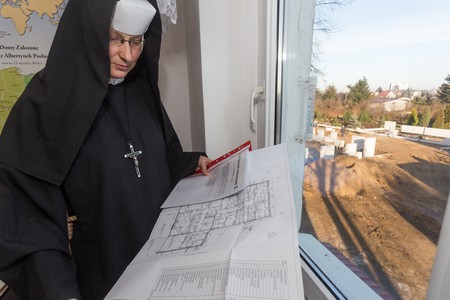 Bydgoskie albertynki rozbudowują właśnie centrum pomocowe przy ulicy Koronowskiej przeznaczone między innymi dla osób bezdomnych. Budynek powstaje dzięki środkom z naszego RPO i dotacji samorządu województwa, fot. Filip Kowalkowski